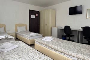 Отель Лайм . Эконом двухместный олимпийский №7 ( 2+2) 1