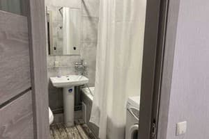 Lux Apartments ул. Архитектора Артынова 8