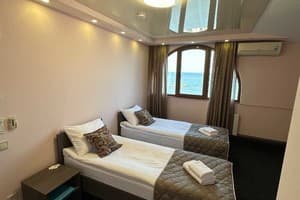 Гостинично-ресторанный комплекс MEDEA. Полулюкс двухместный с видом на море 2