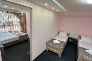 Гостинично-ресторанный комплекс MEDEA. Семейный 4-местный улучшенный 5