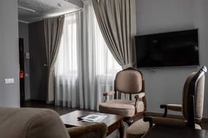 Отель Mandarin clubhouse Kharkiv. Делюкс двухместный 	DeLuxe DBL 1