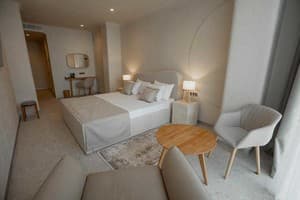 Отель Marine Residence. Делюкс двухместный с видом на сад 1