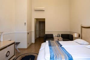 Апарт-отель Metro Hotel Apartments. Стандарт двухместный с балконом 3