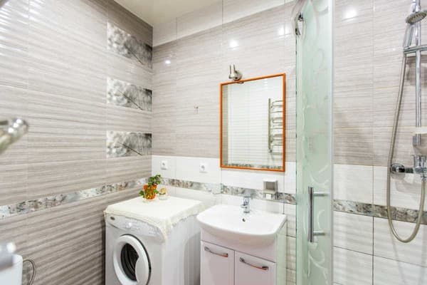 Modern 2BR Apartment in Central Lviv 9