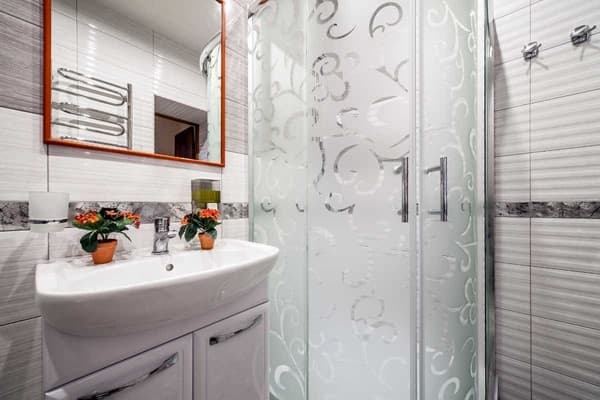 Modern 2BR Apartment in Central Lviv 8