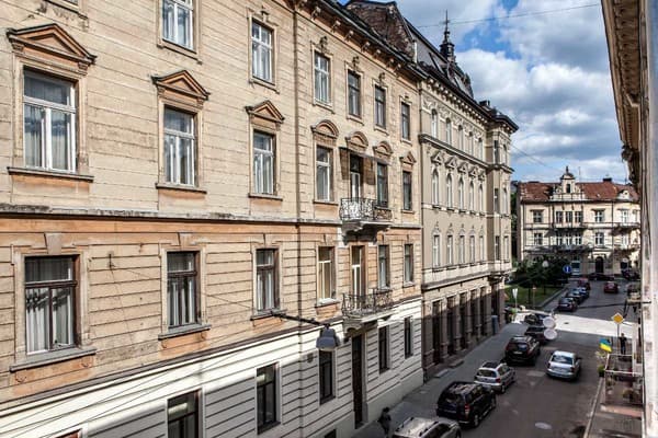 Modern 2BR Apartment in Central Lviv 11