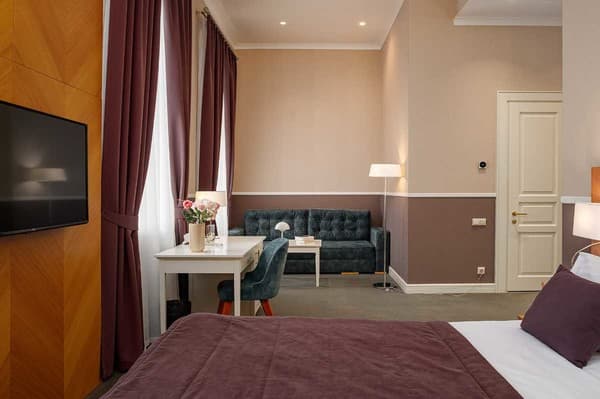 Modern Art Hotel - Maestro 17