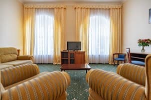 Отель Морской. Люкс двухместный +2 9