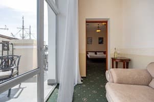 Отель Морской. Люкс двухместный с балконом (+2) 13