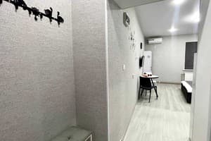 Апарт-отель На Набережной. Апартаменты двухместный №2 первый этаж 9