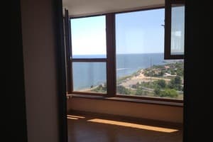 На берегу моря 4