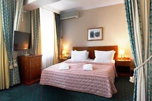 Отель Национальный. Полулюкс двухместный (2+1) 1