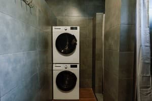 Отель Nesvit Hotel. Место в мужском 8-местном номере  3