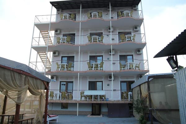 Отель Новый