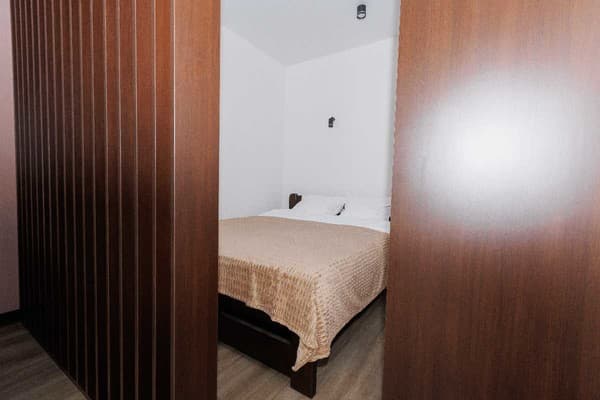 Oberig, Под Голоском 15б/92-2 15