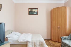 Квартира Oberig, ул. Б. Хмельницкого, 61. Апартаменты 4-местный  2