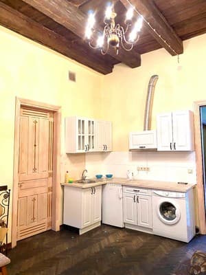 Oberig возле Галицкого рынка, ул. Валова 21/16а 18