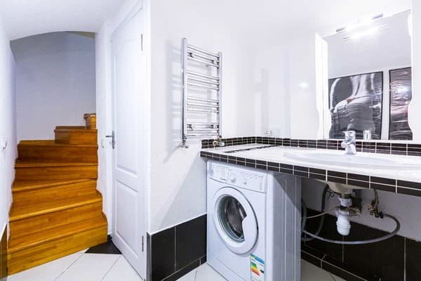 Oberig возле Краковского, ул. Таманська 9/1 5