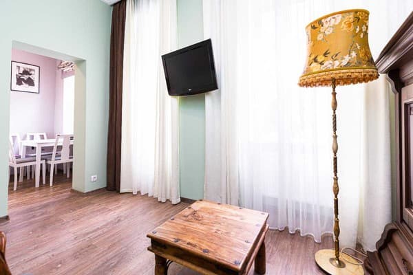 Oberig возле Краковского, ул. Таманська 9/1 16