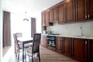 Апарт-отель Old City Center Lviv. Люкс 4-местный с кроватью размера king-size 3