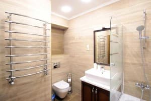 Апарт-отель Old City Center Lviv. Люкс 4-местный с кроватью размера king-size 6