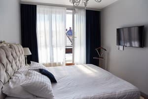 Апарт-отель Old City Center Lviv. Люкс 4-местный с террасой 2