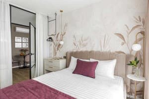 Апарт-отель Old City Center Lviv. Люкс 5-местный с видом на город 1