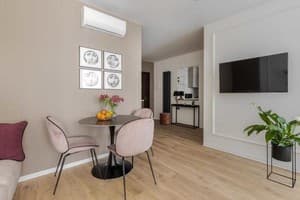 Апарт-отель Old City Center Lviv. Люкс 5-местный с видом на город 20