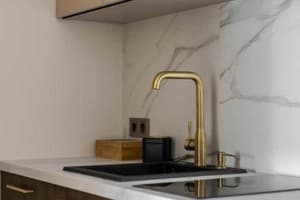 Апарт-отель Old City Center Lviv. Люкс 5-местный с видом на город 13