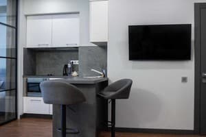 Апарт-отель Old City Center Lviv. Люкс 6-местный с 2 спальнями 11