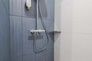 Апарт-отель Old City FORUM Apartments. Люкс трехместный с кроватью размера «king-size» и балконом 8