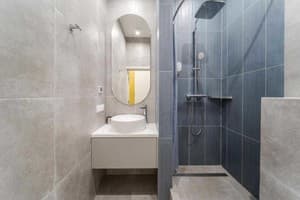 Апарт-отель Old City FORUM Apartments. Студио двухместный с кроватью размера «king-size» и балконом 11