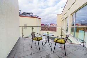 Апарт-отель Opera Passage Hotel & Apartment. Делюкс 4-местный Апартамент з балконом 602 3