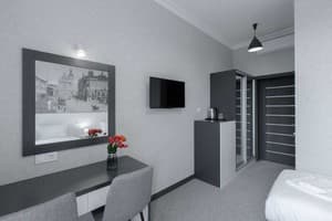 Апарт-отель Opera Passage Hotel & Apartment. Стандарт двухместный Номер с Балконом 302 2