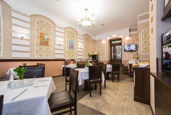 Optima Дворжец Львов 8