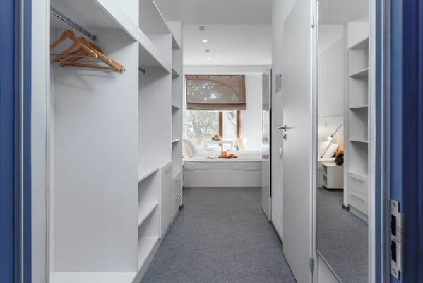 Orange Hotel 6