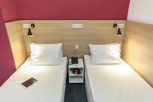 Отель Orange Hotel. Эконом двухместный классик без вида 3