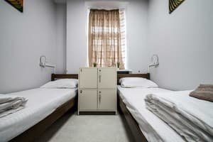 Хостел Остров. Стандарт двухместный с раздельными кроватями 5