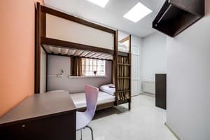 Хостел Остров. Улучшенный двухместный с двухъярусной кроватью 1