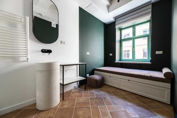 Oysters&Bubbles Gastro Hotel. Rynok square 13