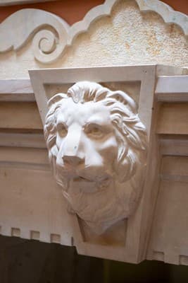 Oysters&Bubbles Gastro Hotel. Rynok square 20