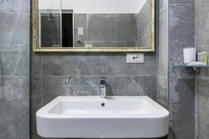 Отель Oysters&Bubbles Gastro Hotel. Rynok square. Улучшенный двухместный большой с видом на город 2+2 6