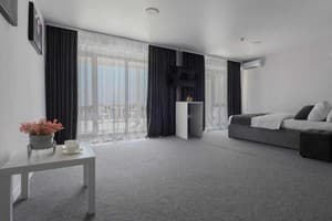 Отель PANORAMA BRIZ. Полулюкс 4-местный с террасой 4