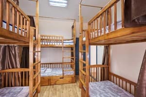 Хостел Perron. Место в общем 6-местном номере  3