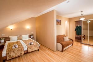 Отель Писанка СПА&Hotel. Полулюкс 4-местный  1