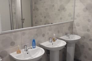 Хостел Подол. Место в мужском 10-местном номере  5