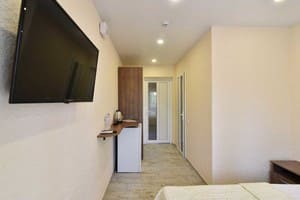 Готель REEF Hotel. Стандарт двомісний з балконом 15