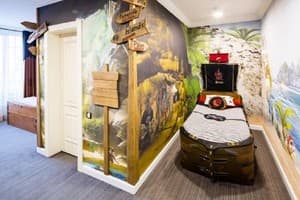 Отель Рафаэль. Улучшенный двухместный семейный +2 детей 1