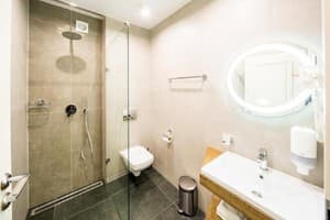 Отель Рафаэль. Улучшенный двухместный семейный +2 детей 5