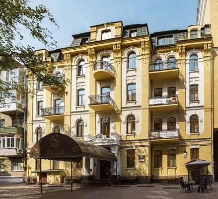 Senator City Center 18